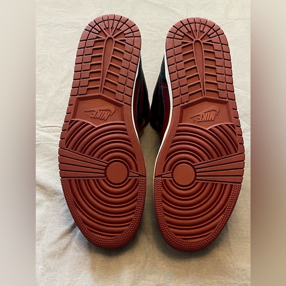 NIKE AIR JORDAN 1 Mid “Reverse Banned” Black Red - Size 12 - New - Picture 11 of 11